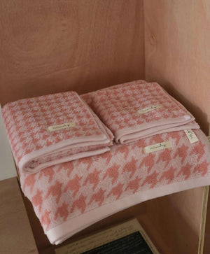 Open image in slideshow, Houndstooth Cotton Towels
